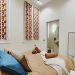 Le Petit Luxe Parisien
