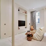 Le Petit Luxe Parisien